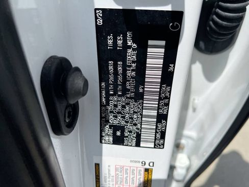 Certified 2023 Lexus GX 460 Premium w/ Premium Package AWD/4WD image 24