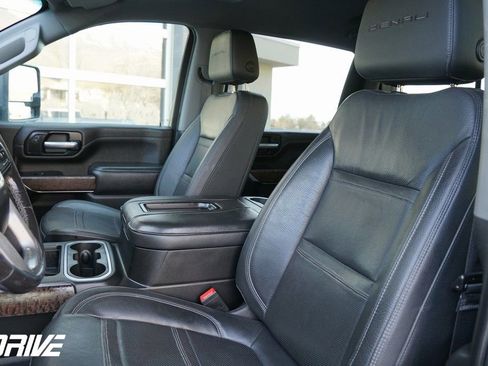 Used 2022 GMC Sierra 3500 Denali image 20