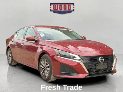 Used 2023 Nissan Altima 2.5 SV