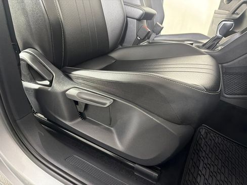 Used 2024 Volkswagen Tiguan SE w/ Panoramic Sunroof Package AWD/4WD image 24