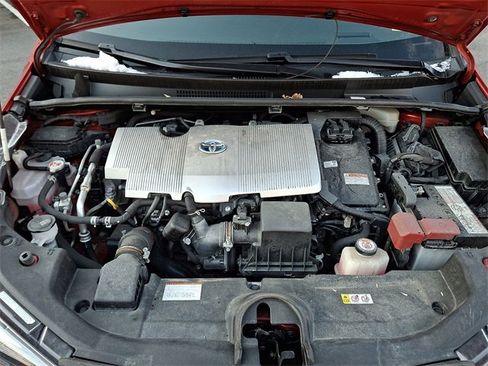 Used 2020 Toyota Prius XLE w/ Advanced Technology Package image 27