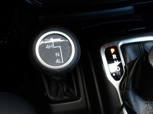 Used 2020 Jeep Wrangler Sport AWD/4WD image 20