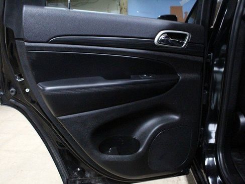 Used 2020 Jeep Grand Cherokee Altitude image 14