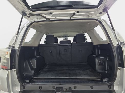Used 2014 Toyota 4Runner SR5 AWD/4WD image 14