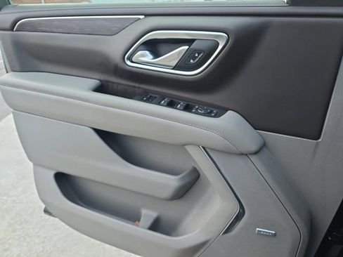 Used 2022 Chevrolet Tahoe Z71 w/ Off-Road Capability Package image 24