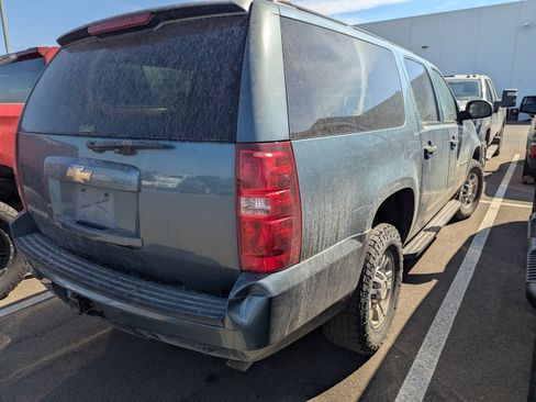 Used 2009 Chevrolet Suburban 2500 LS w/ Skid Plate Package AWD/4WD image 5