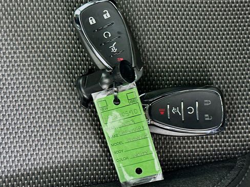 Used 2023 Chevrolet Traverse LT image 25