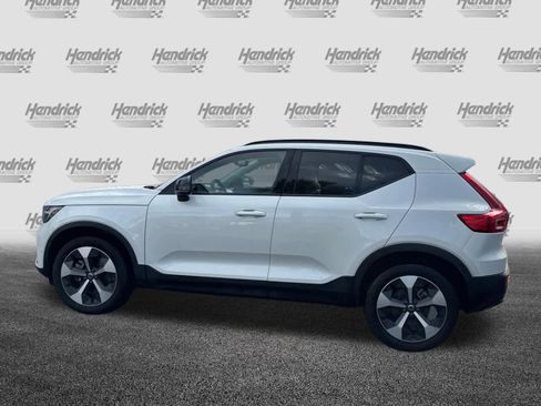 Used 2025 Volvo XC40 B5 Plus AWD/4WD image 9