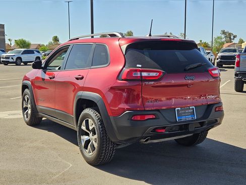Used 2017 Jeep Cherokee Trailhawk w/ Cold Weather Group AWD/4WD image 3