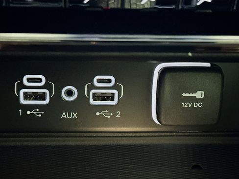 Used 2023 Jeep Grand Cherokee L Limited w/ Luxury Tech Group II image 26