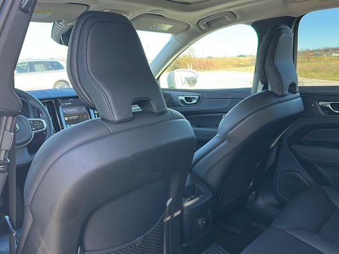 Used 2022 Volvo XC60 T8 Inscription Expression w/ Advanced Package image 17