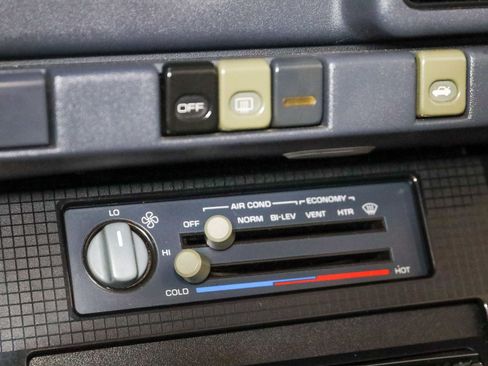 Used 1988 Pontiac Firebird Trans Am RWD image 15