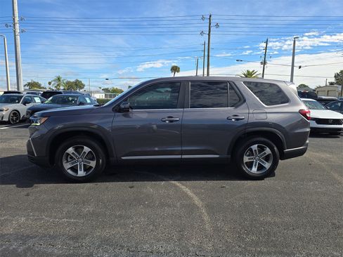 Certified 2025 Honda Pilot EX-L image 6