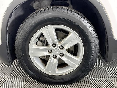 Used 2019 Chevrolet Trax LS w/ Tint and Cruise Package image 36