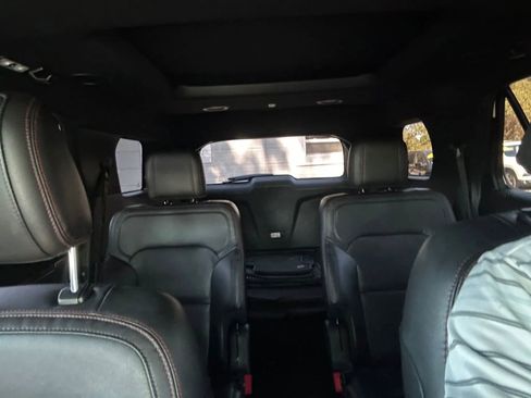 Used 2018 Ford Explorer Sport w/ Equipment Group 401A image 12