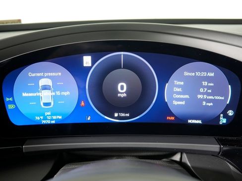Certified 2025 Porsche Macan 4S Electric AWD/4WD image 26