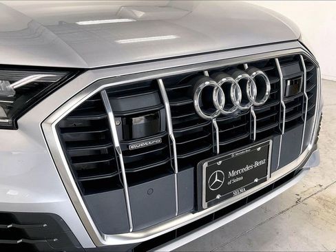 Used 2022 Audi Q7 3.0T Premium Plus w/ Premium Plus Package AWD/4WD image 29