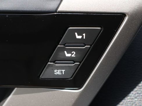 Used 2024 Toyota Tundra Limited AWD/4WD image 19