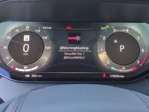 Used 2023 Land Rover Range Rover SE image 18