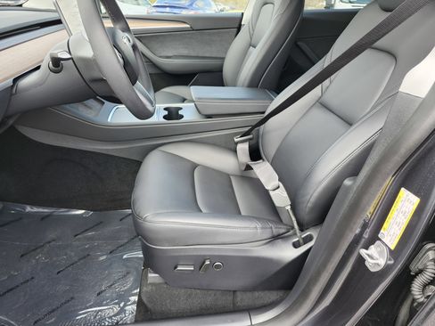 Used 2024 Tesla Model Y Long Range image 23