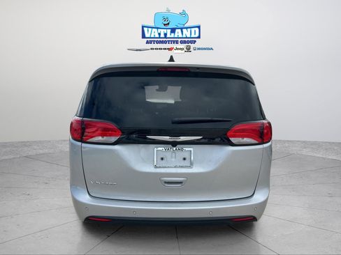 New 2026 Chrysler Voyager LX image 4