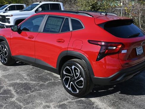 New 2026 Chevrolet Trax RS w/ Sunroof Package image 3