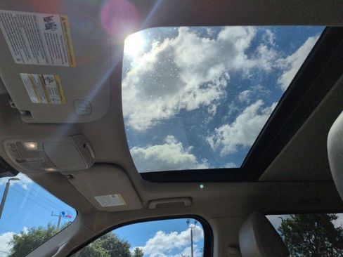 Used 2024 Ford Expedition Limited image 23