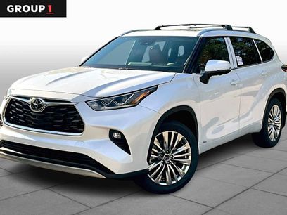 New 2025 Toyota Highlander Platinum