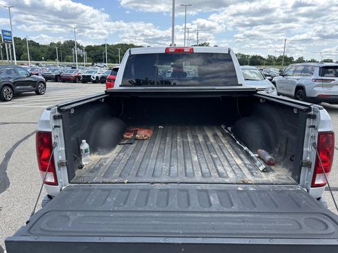 Used 2011 RAM 1500 Laramie AWD/4WD image 9