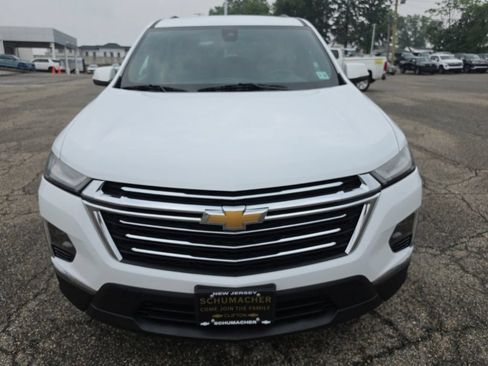 Used 2023 Chevrolet Traverse LT AWD/4WD image 9