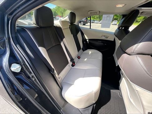 Used 2020 Toyota Corolla XLE FWD image 19
