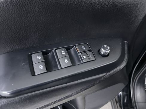 Used 2017 Toyota Highlander XLE image 11