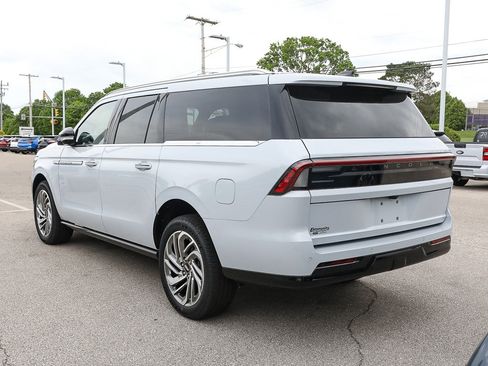 New 2026 Lincoln Navigator L Reserve AWD/4WD image 5