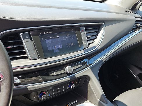 Used 2020 Buick Enclave Avenir w/ Avenir Technology Package FWD image 17