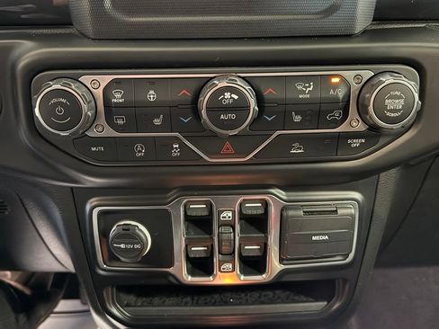 Used 2021 Jeep Wrangler Unlimited Sport AWD/4WD image 19