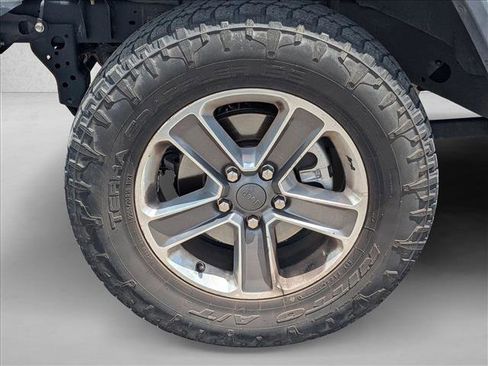 Used 2020 Jeep Wrangler Unlimited Sahara AWD/4WD image 10
