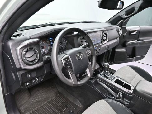 Used 2023 Toyota Tacoma TRD Sport AWD/4WD image 12