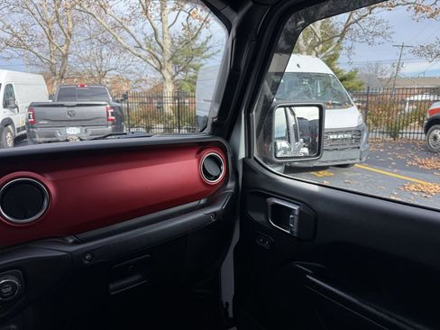 Used 2022 Jeep Gladiator Rubicon w/ Cold Weather Group image 24