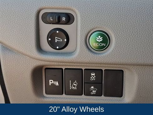 Used 2016 Honda Pilot Touring image 9