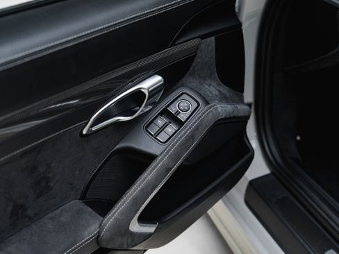 Used 2018 Porsche 911 GT3 RWD image 36