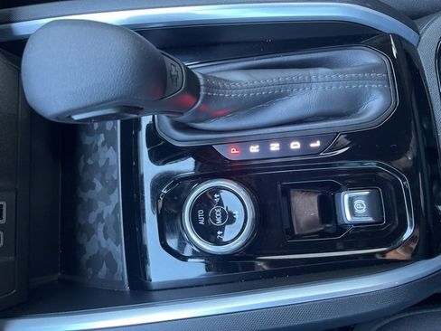 Used 2024 Chevrolet Colorado Trail Boss w/ Technology Package image 15