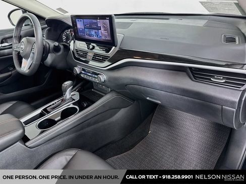 Certified 2025 Nissan Altima 2.5 SR w/ SR Premium Package FWD image 29