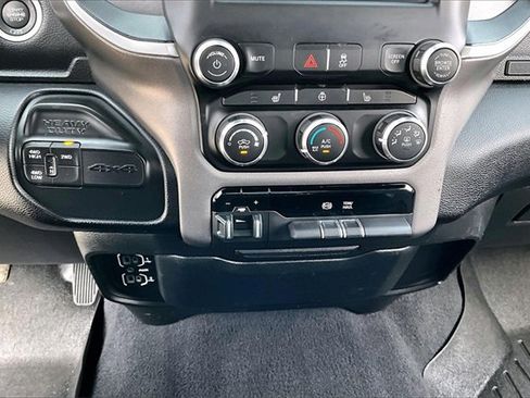 Used 2021 RAM 2500 Big Horn w/ Level 1 Equipment Group image 17