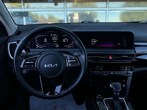 Used 2025 Kia Seltos S FWD image 13