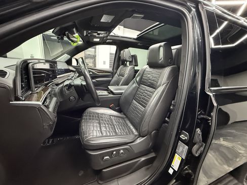 Used 2021 Cadillac Escalade Sport Platinum image 12