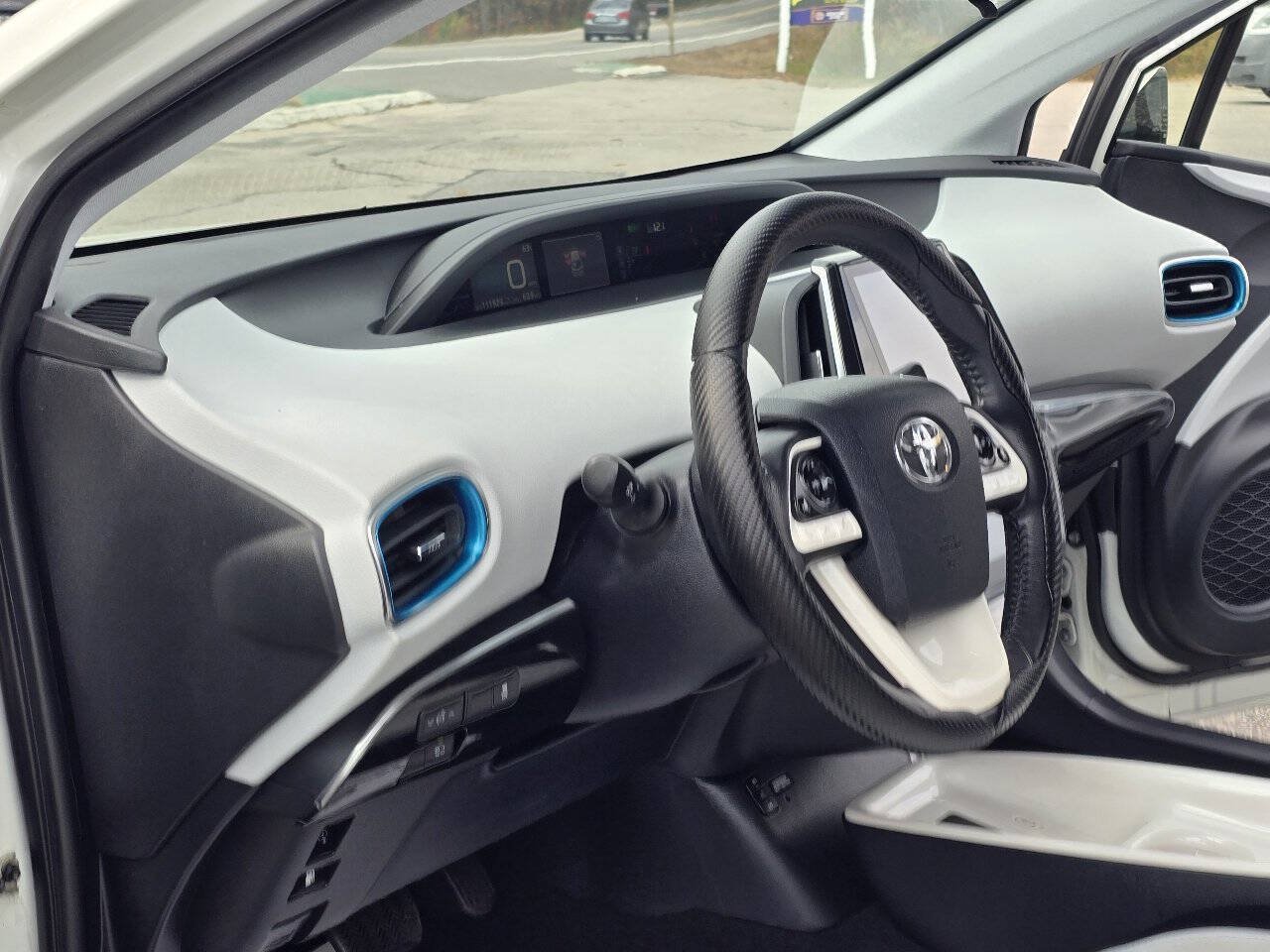 Used 2017 Toyota Prius Prime Premium w/ Carpet Mat Package FWD image 24