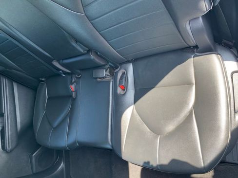 Used 2020 Toyota Highlander XLE FWD image 33