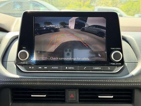 Used 2023 Nissan Rogue SV image 29