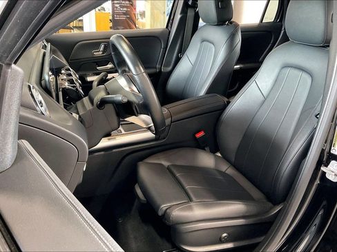Used 2025 Mercedes-Benz GLA 250 image 3