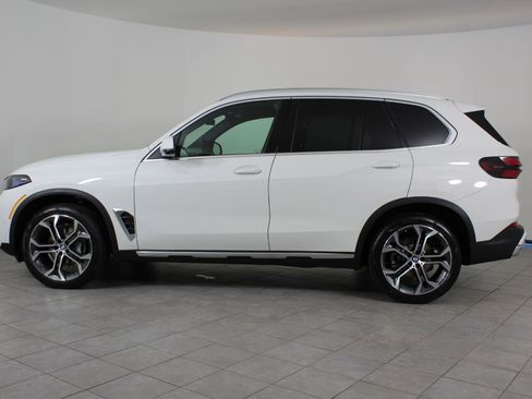 New 2026 BMW X5 xDrive40i w/ Climate Comfort Package image 2
